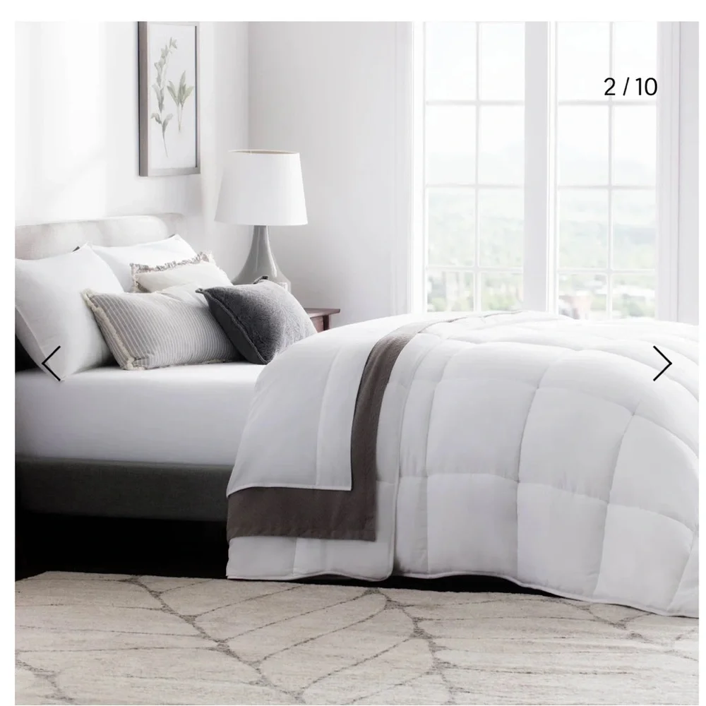 Weekenders Soft White Microfiber Comforter